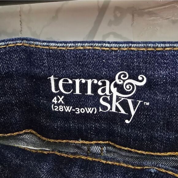 Nwt Terra & Sky Women's Plus Size Pull On Bermuda Shorts, 9" Inseam, 4X 28-30W - Picture 6 of 9
